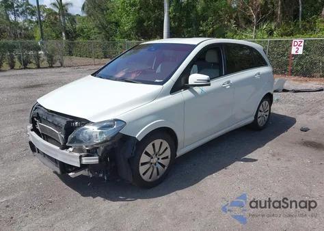 2015 Mercedes-Benz B-Class Electric Drive z USA, uszkodzony, nr VIN WDDVP9AB5FJ004284